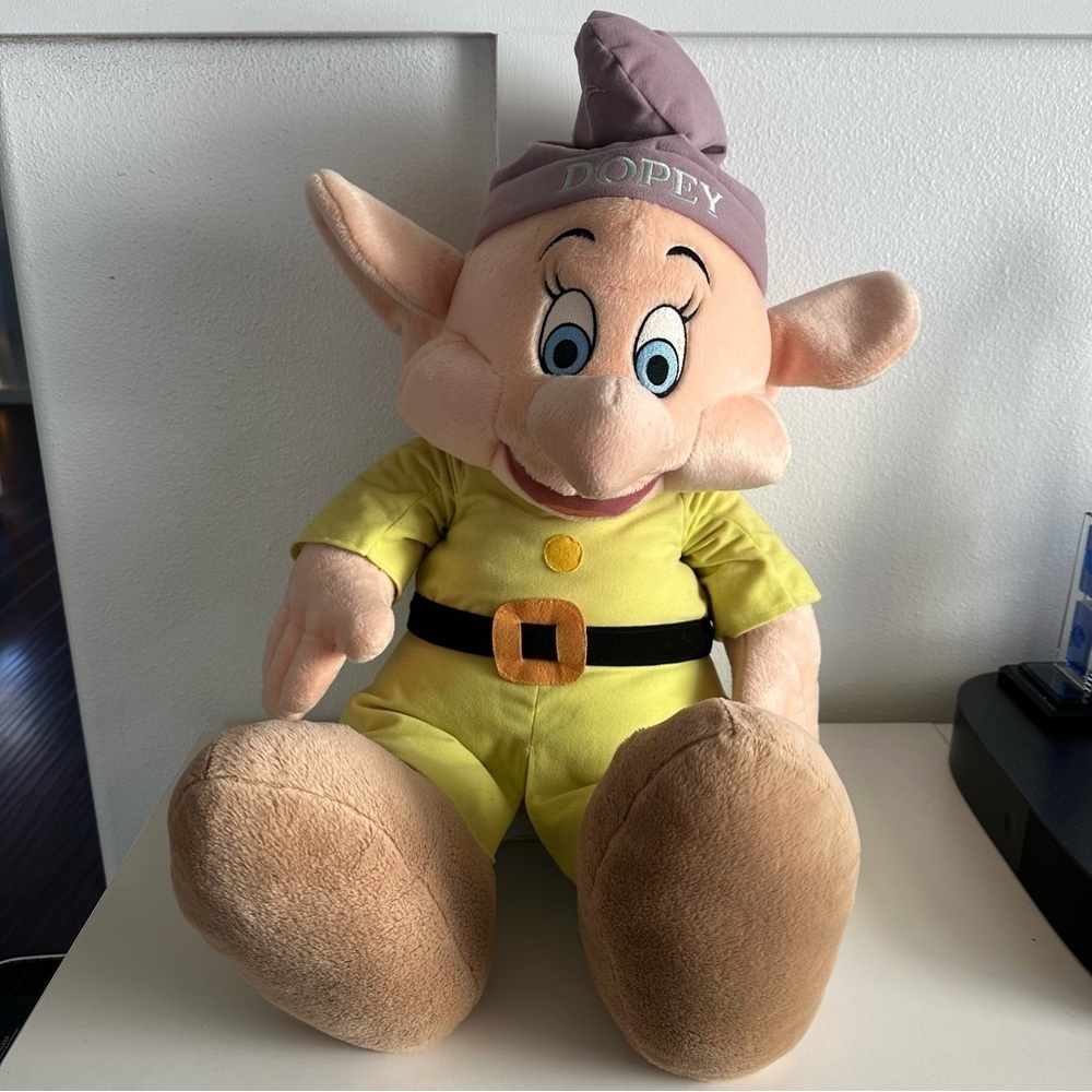 DISNEY STORE JUMBO 25" DOPEY SNOW WHITE & THE SEVEN DWARFS PLUSH LARGE STUFFED